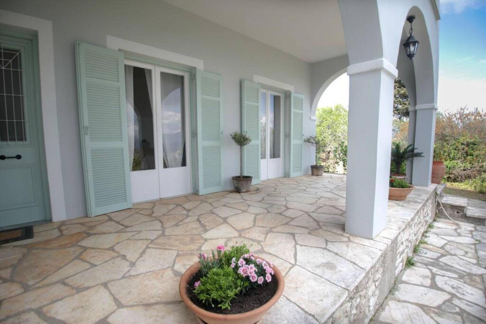 Sinies Stone - Ne Corfu Agnitsini